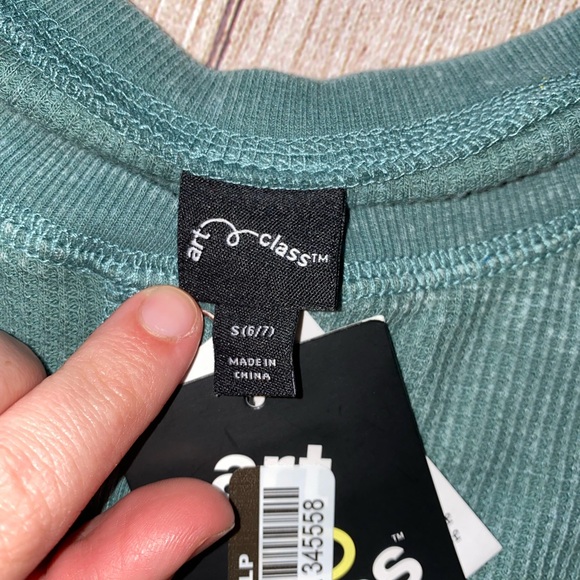 Art Class | Top - Picture 3 of 5